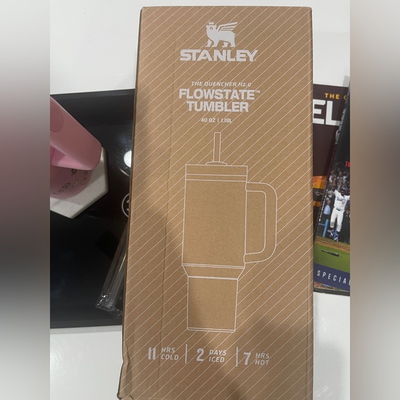 Unisex Stanley Hello Kitty Pink Magenta 40oz Quencher H2.0 Tumbler - Picture 8 of 14